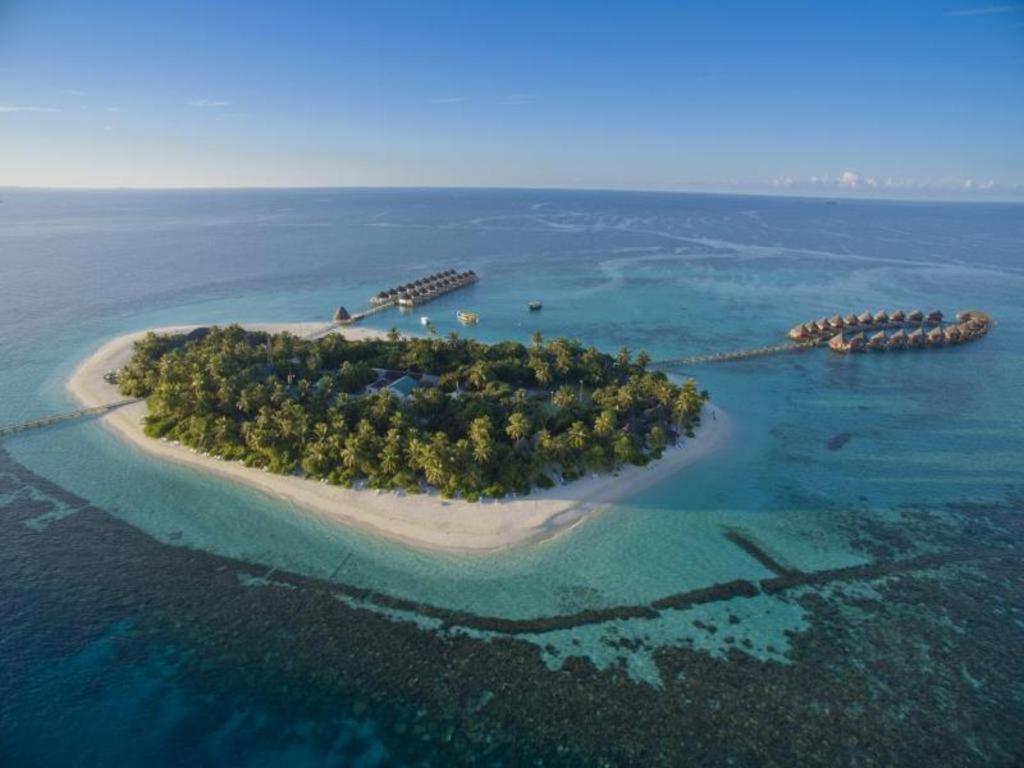 Angaga Island Resort & Spa, photograph 5.
