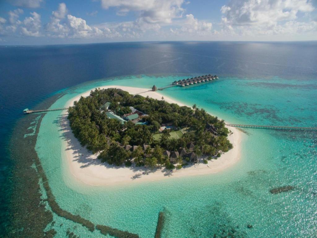 Angaga Island Resort & Spa, photograph 6.
