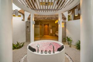 Bandos Maldives, photograph 6.