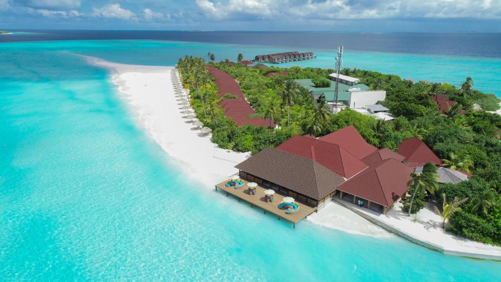 Dhigufaru Island Resort, photograph 2.