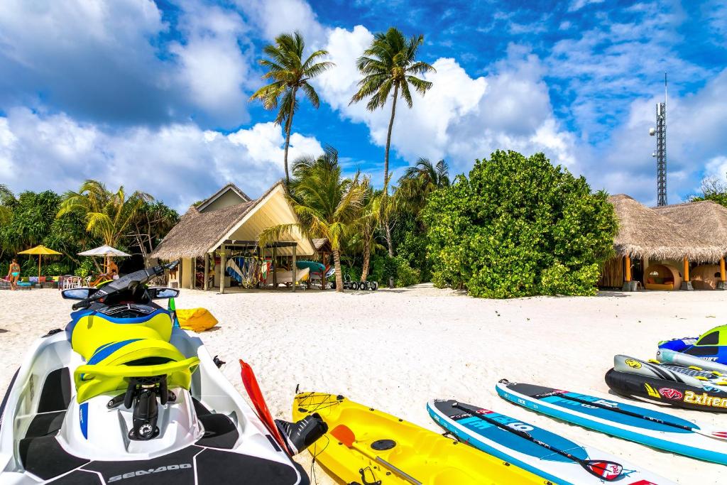 Dhigufaru Island Resort, photograph 8.