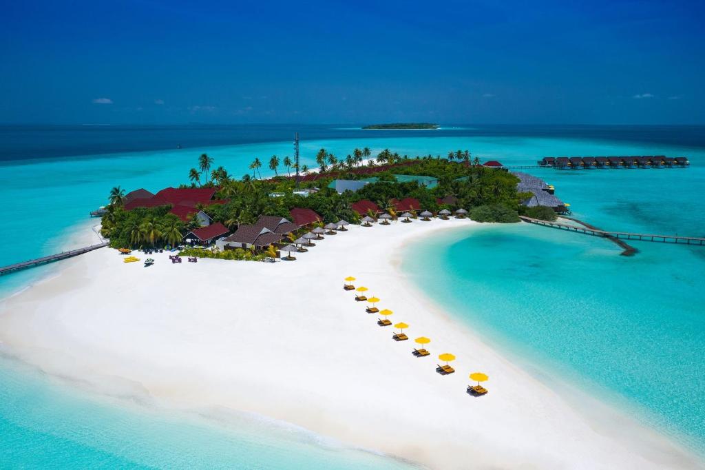 Dhigufaru Island Resort, Baa Atoll.
