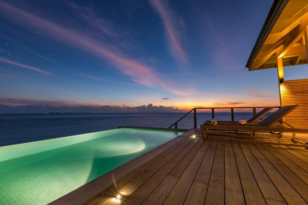 Hurawalhi Island Resort, photograph 2.