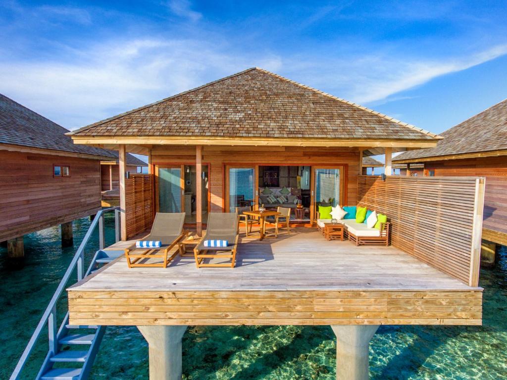 Hurawalhi Island Resort, photograph 5.