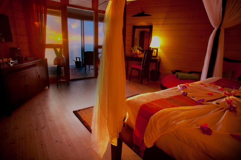 Komandoo Island Resort & Spa, photograph 6.