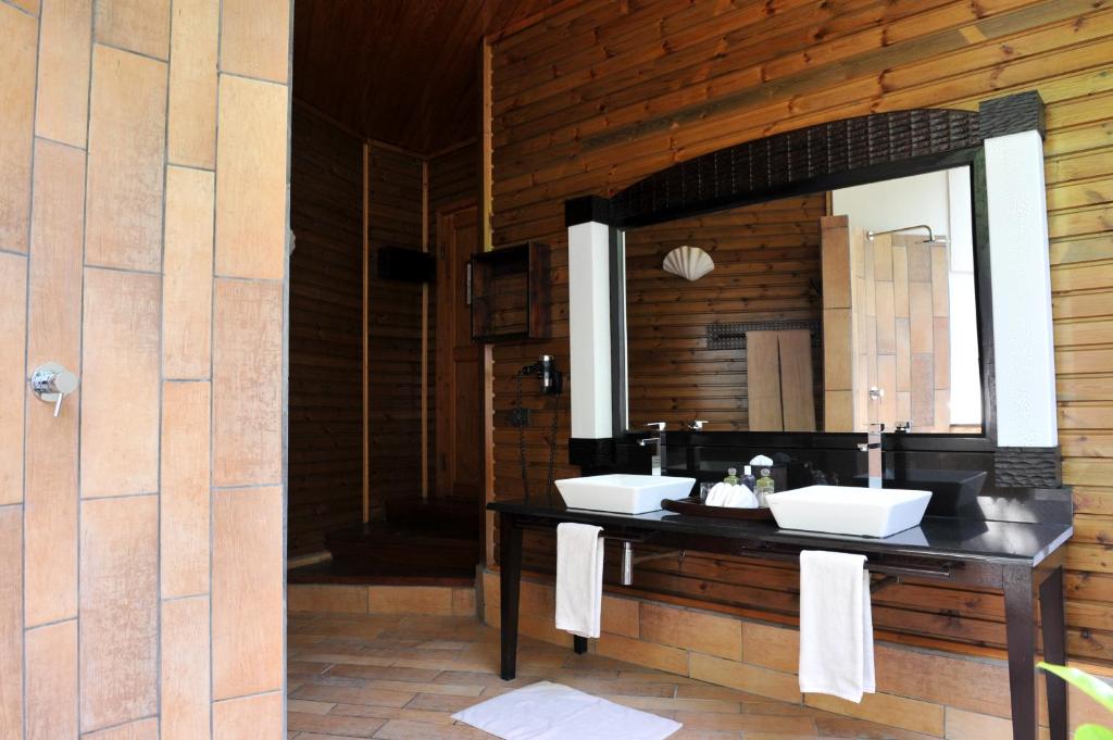 Komandoo Island Resort & Spa, photograph 8.