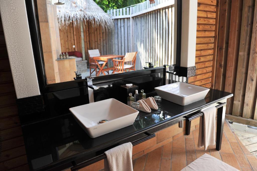 Komandoo Island Resort & Spa, photograph 9.