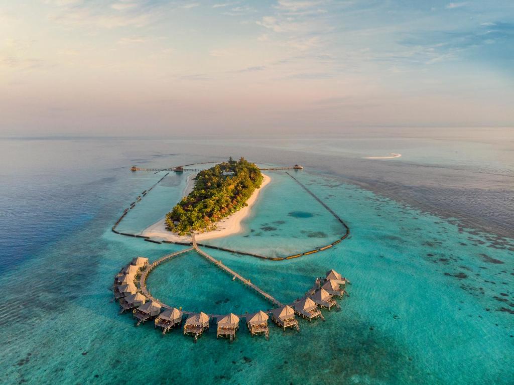Komandoo Island Resort & Spa, Laviyani Atoll.