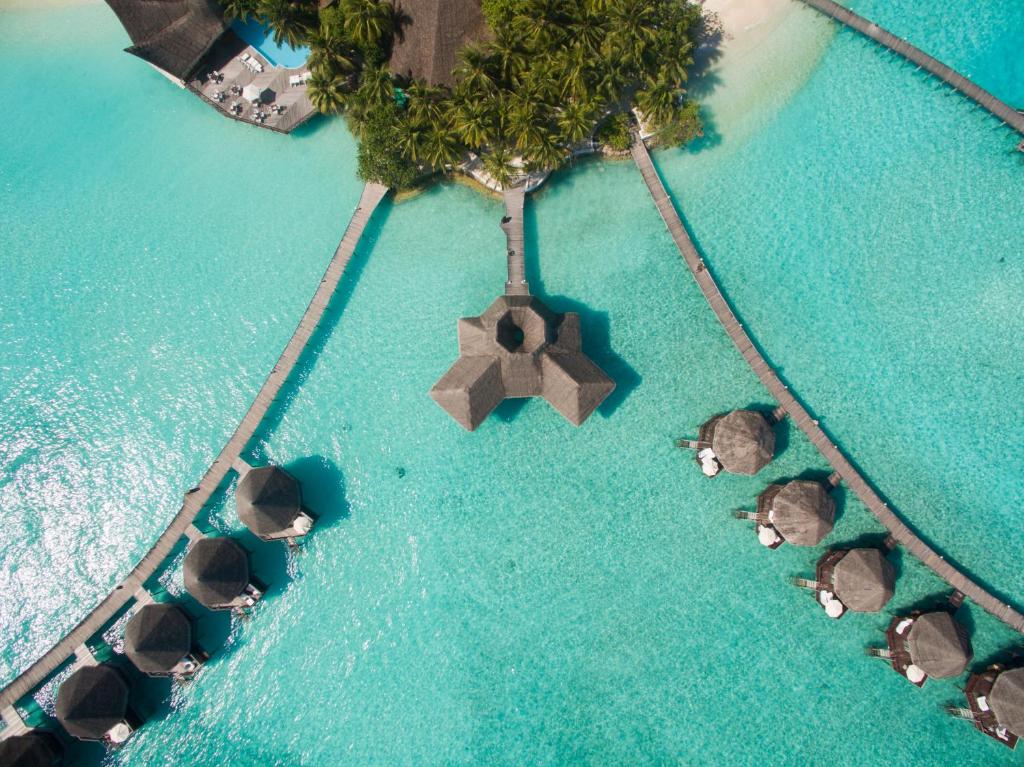 Thulhagiri Island Resort & Spa, photograph 3.